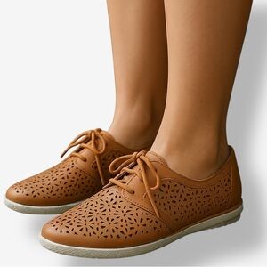 Earth Spirit | Novi Laser Cut Faux Leather Lace Up Sneaker Size 9 Boho Casual